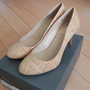 Brand New Vince Camuto heels in 7.5 womens